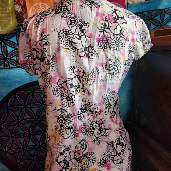 Koi Scrub Top - Picture 2 of 4